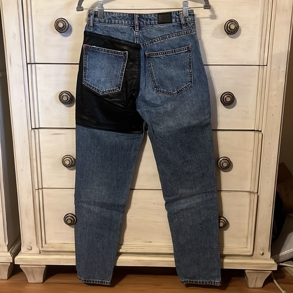 Women’s Jeans - Picture 2 of 3